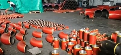 RÄÄTÄLÖIDYT PUTKILIITTIMET TOIMITETTU INDONESIAAN ON MAALATTU PUNAISIKSI.